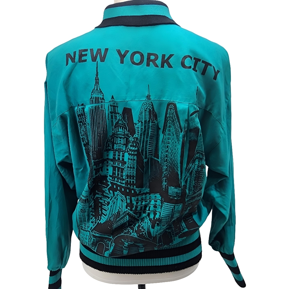 Liz Claiborne. Reworked, Vintage, Pullover Top w/ NYC Graphic on back. Size: 6